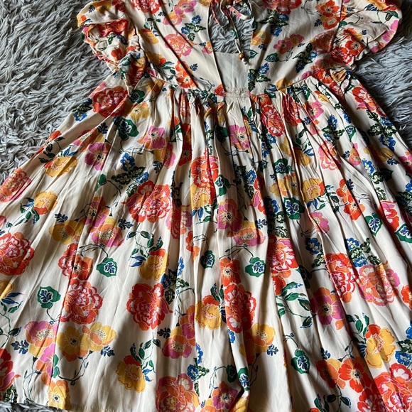 DRITA POCKETED FLORAL ROMPER - Picture 8 of 11